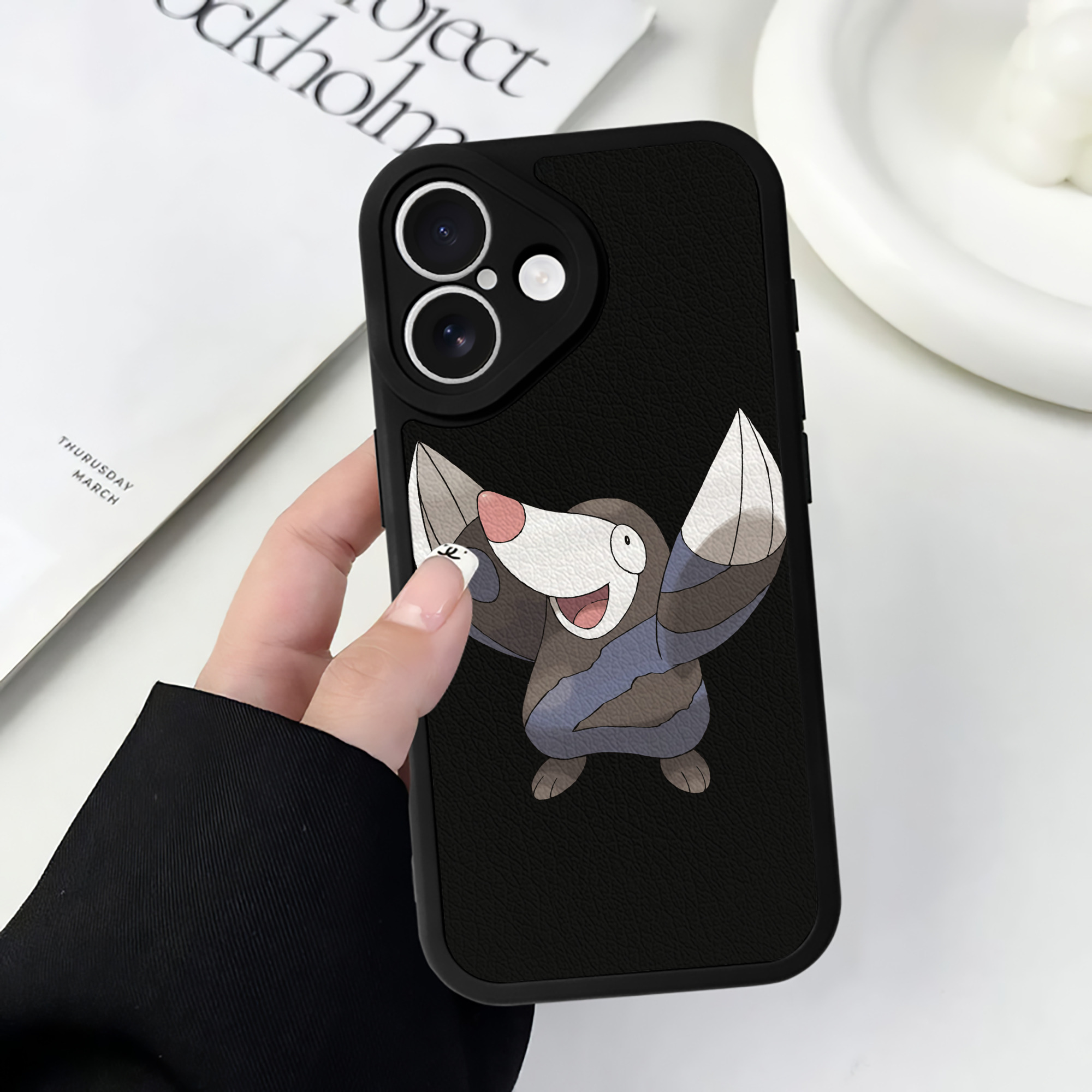 （画像用） ポケットモンスター Pokémon 【iPhone 16シリーズ対応】シリコンスマホケース（レザー調） 材質：シリコン